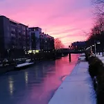 Lägenhet - Nearby Centrum & Metro