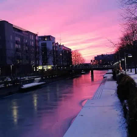 Lägenhet - Nearby Centrum & Metro