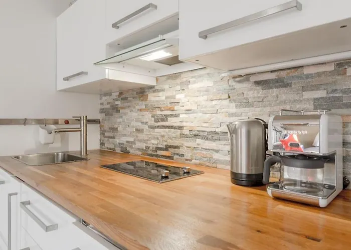 - Nearby Centrum & Metro Apartment