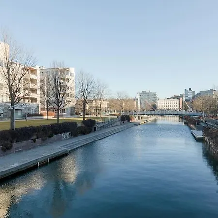 - Nearby Centrum & Metro Appartement *