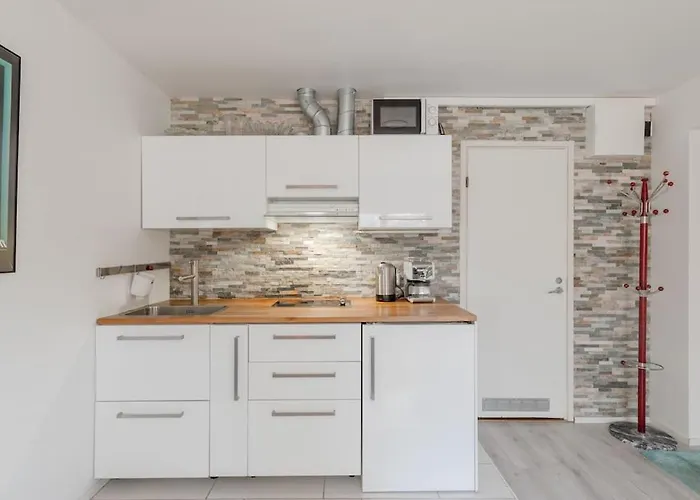 - Nearby Centrum & Metro * هلسنكي